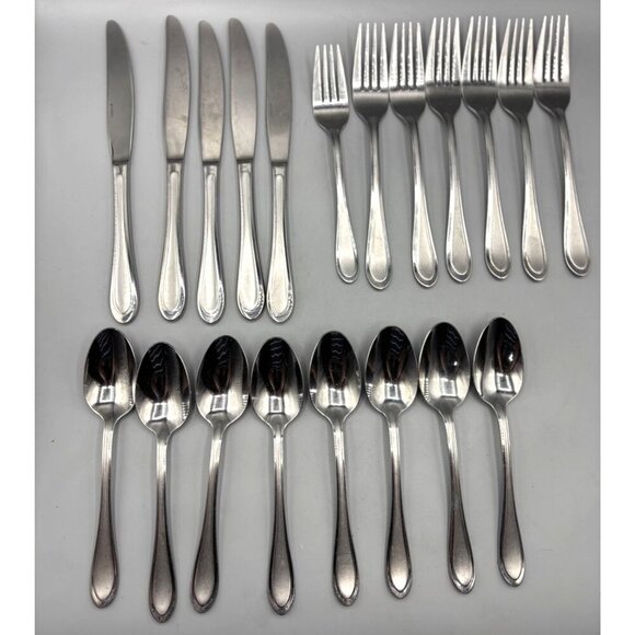 Oneida Joanne Stainless Steel Flatware Set 20 Pc - Picture 1 of 5